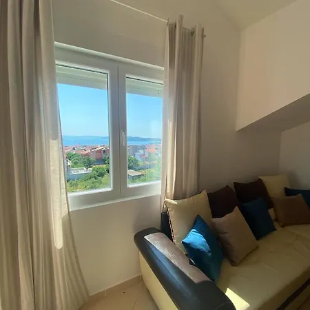 Apartment Little Summer Paradise - With Sea View *